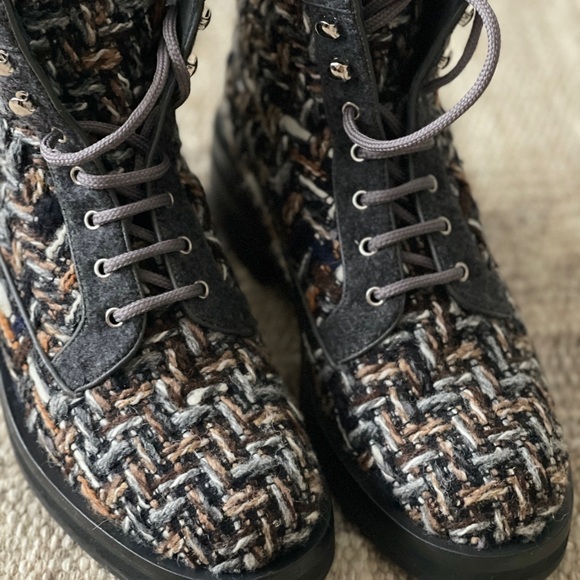 CHANEL Black Quilted Interior Boots - Picture 8 of 9